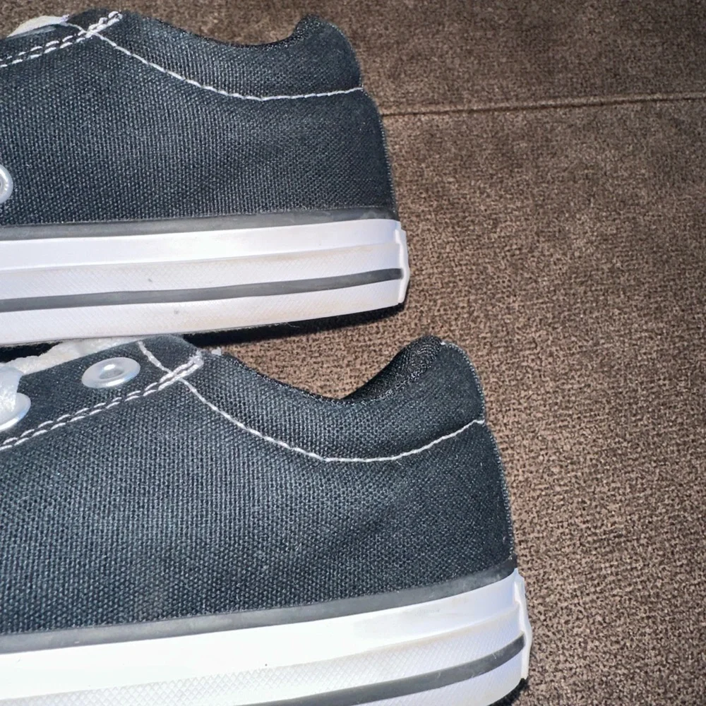 Converse Kids Black and White Low Top Sneakers Size 3